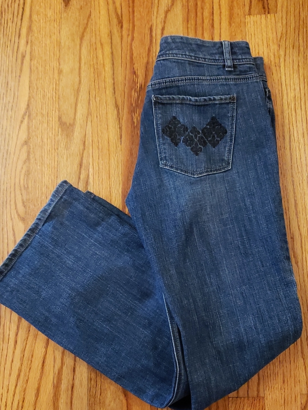 White House Black Market Dark Blue Flare Blanc Jeans w/Black Embroidery Size: 6S
